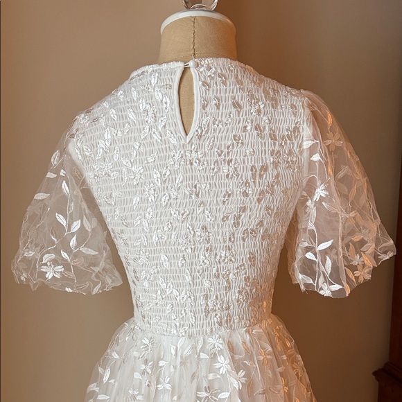 NWT Elegant White Embroidered Tulle Dress - Picture 9 of 12